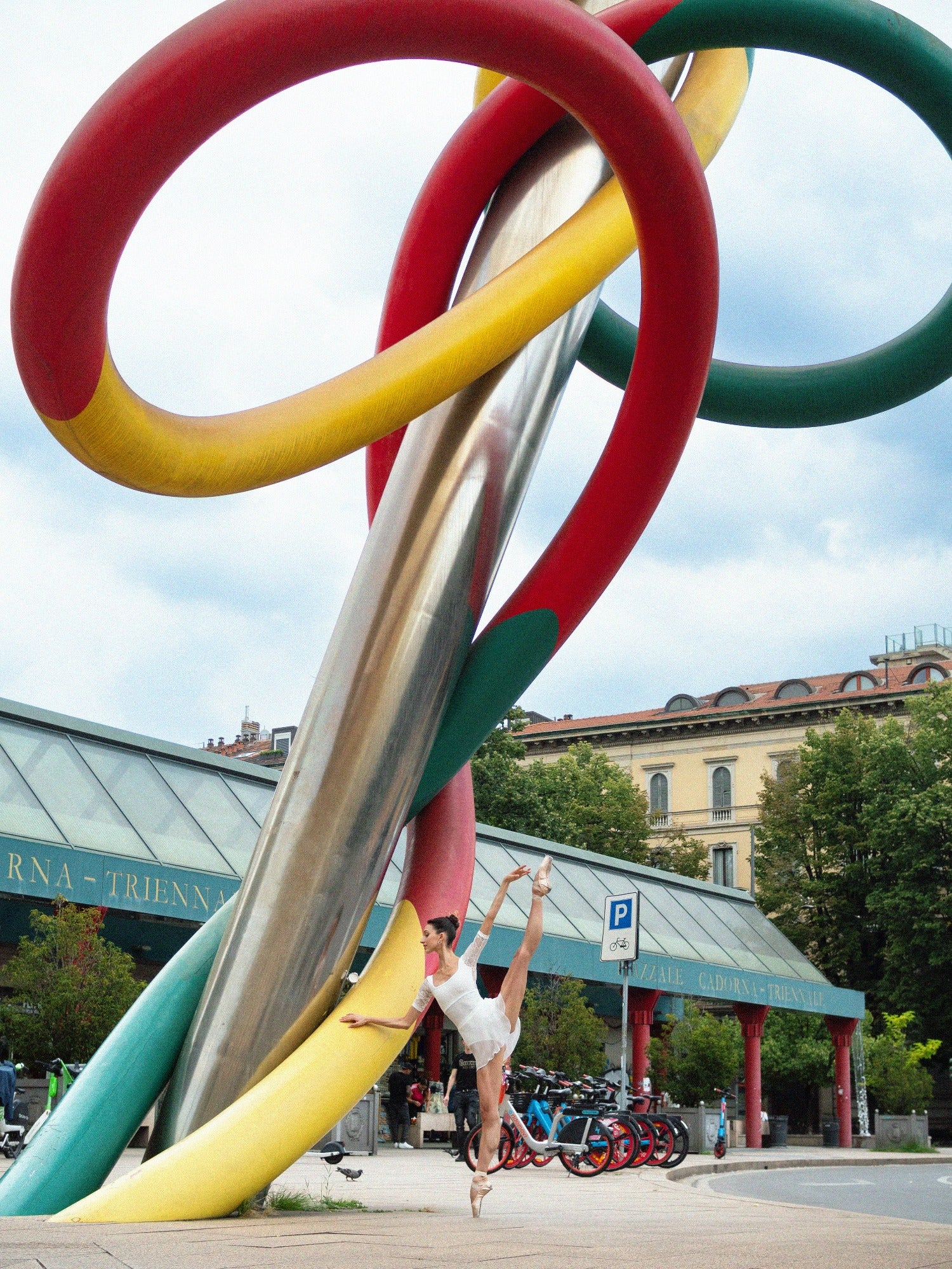 Penelope・White Leotard