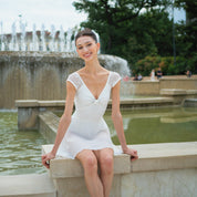 refined V-neckline ballet leotard finished with a precious pinces