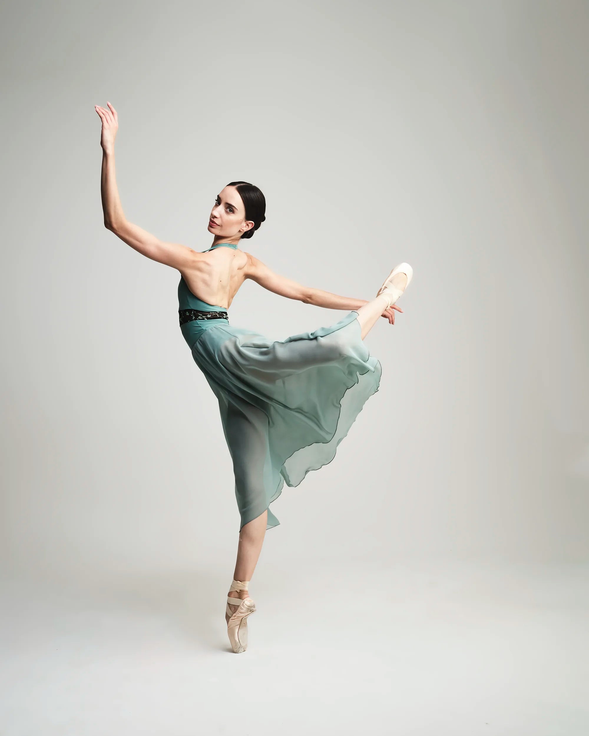 ICONIC dellaLo' icons Aurora dancing
