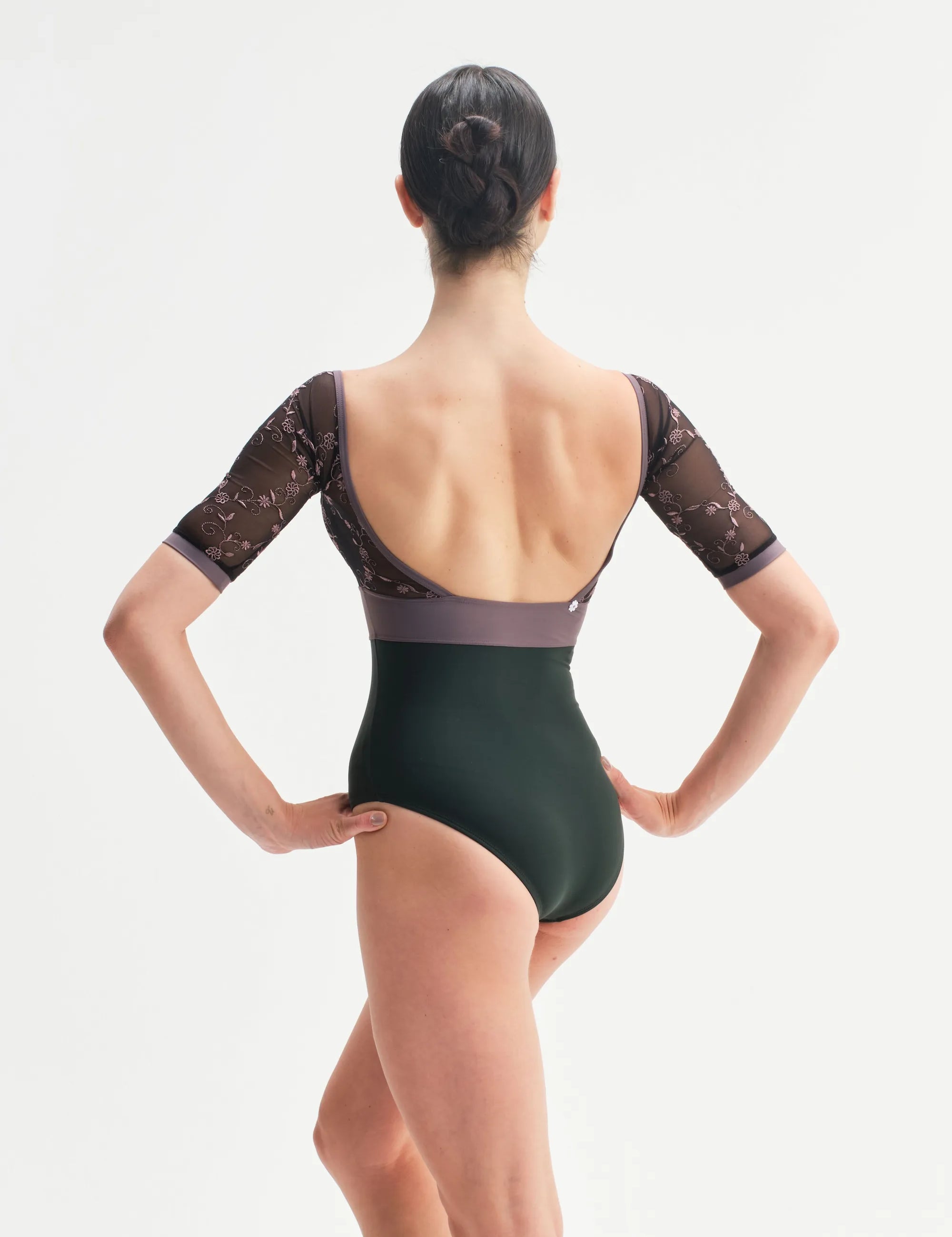 VittoriaGL2019ScotlandB-DellaLoLeotard.webp